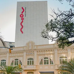 Hotel Moov